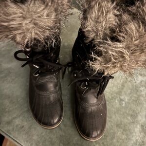 Sorel Black Winter Boots with Fur Trim